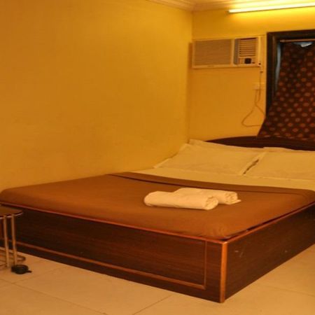 Отель Hira Palace Мумбаи Экстерьер фото